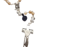Cargar imagen en el visor de la galería, Pope Francis Rosary - Special Edition